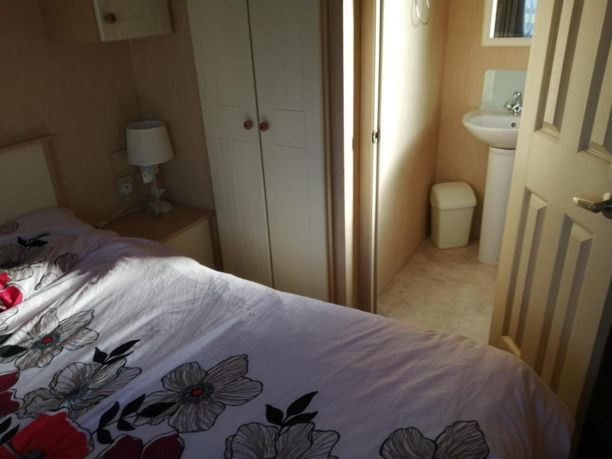 Lyntons 3 Bedroom Caravan Pets Stay Free Linen Included Heacham Exterior foto
